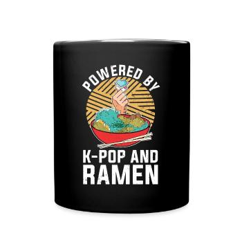 Gestärkt durch K Pop und Ramen Lustiges K Pop - Tasse einfarbig - Schwarz - Vorne