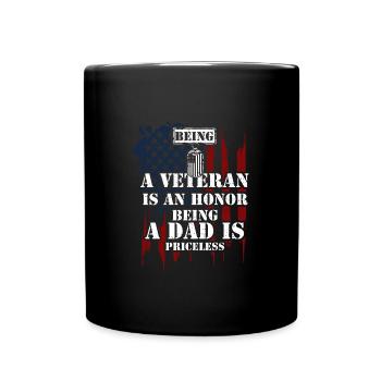 Being A Veteran Is An Honor Bein... - Tasse einfarbig - Schwarz - Vorne