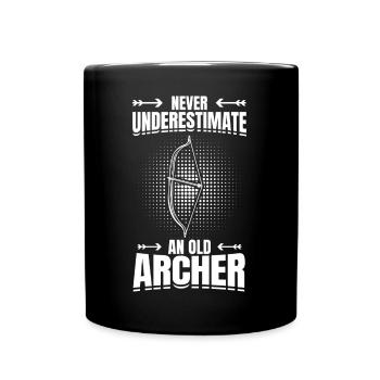 Never Underestimate An Old Archer - Tasse einfarbig - Schwarz - Vorne