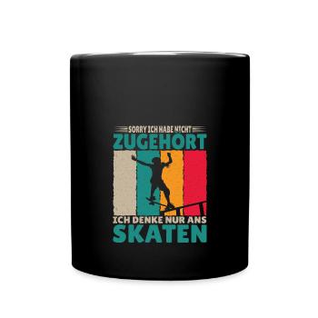 Skateboarder Motiv beim Skating in der Halfpipe - Tasse einfarbig - Schwarz - Vorne