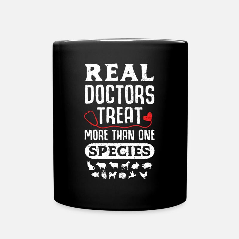 De vrais médecins traitent plus d'une espèce - Mug uni - noir