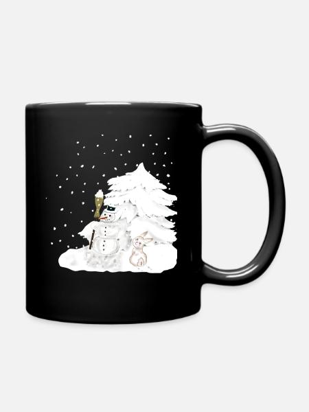 Schneemann und Schneehase in der Winterlandschaft - Tasse einfarbig - Schwarz