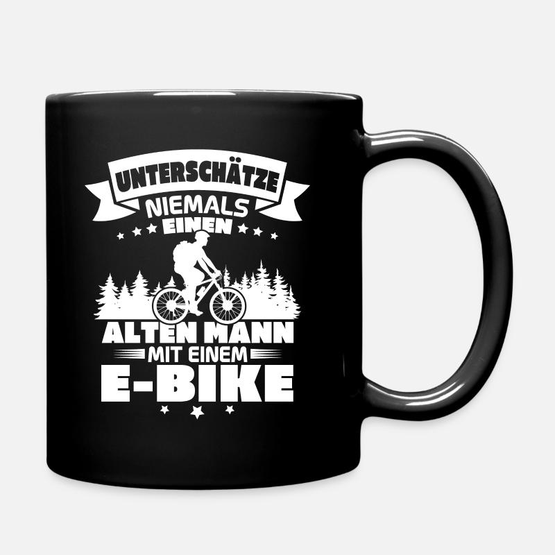 Alten mann mit einem e bike - Tasse einfarbig - Schwarz