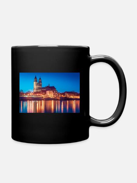 Mageburg am Abend - Tasse einfarbig - Schwarz