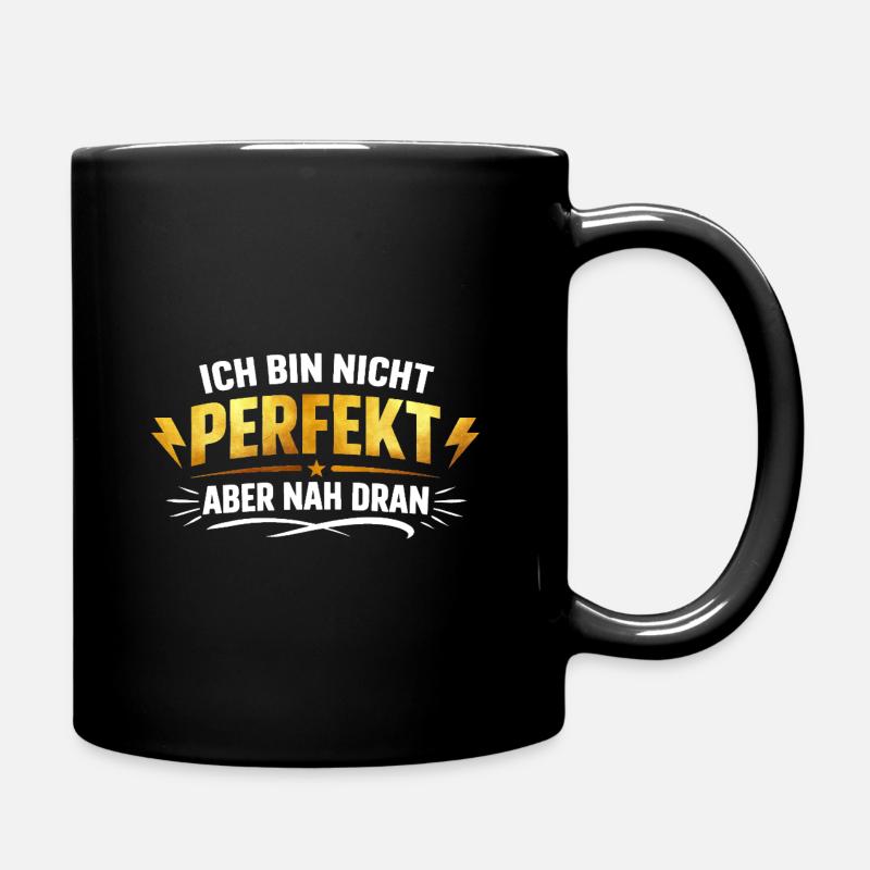 Pas parfait, mais proche – lettres dorées - Mug uni - noir