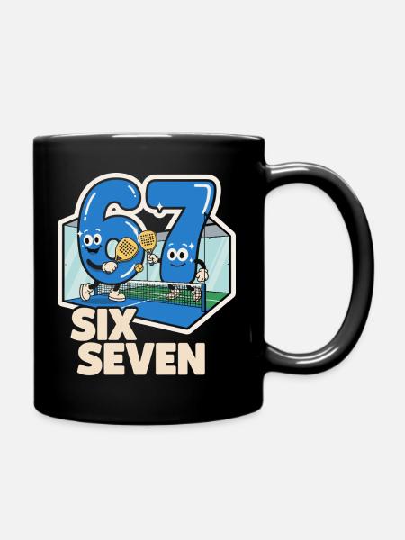 67 Six Seven meme Padel - Italienisch Lustig - Ensfarvet krus - sort