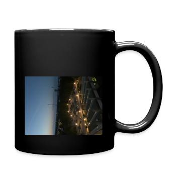 E105C0D1 B77A 47E3 94AA A459009D11B3 - Mug uni - noir - Droite