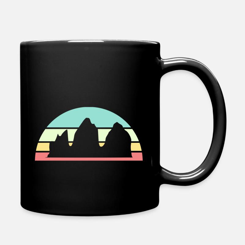 Mystic Peaks: Drei Zinnen Silhouette - Tasse einfarbig - Schwarz