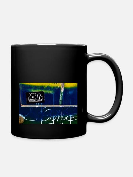 Straßenkunst mit blauer Tür - Tasse einfarbig - Schwarz