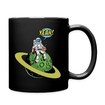 Astronaut auf Planet mit Raumanzug isst Popcorn - Tasse einfarbig - Schwarz - Rechts
