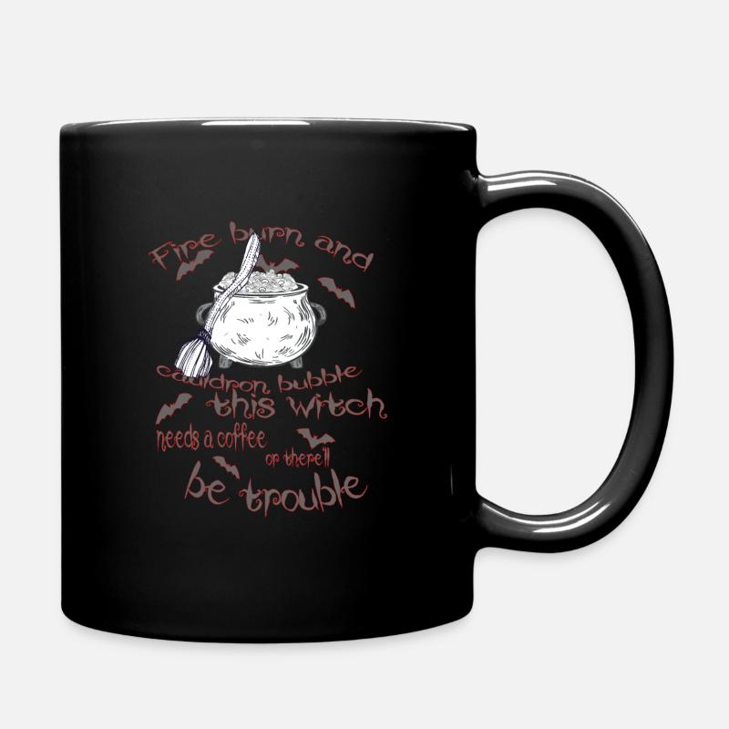 Halloween "diese Hexe braucht Kaffee" - Tasse einfarbig - Schwarz