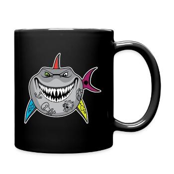 Tattooierter Hai-Cartoon mit Totenkopfflossen - Tasse einfarbig - Schwarz - Rechts
