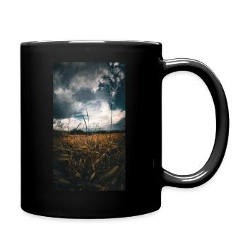 Feld und Wolken - Tasse einfarbig - Schwarz - Rechts