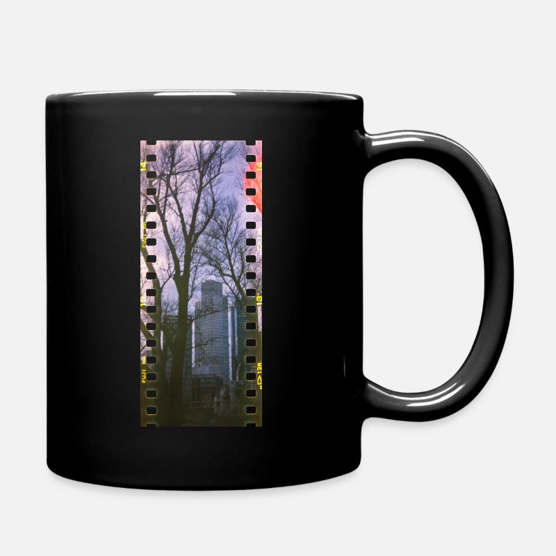 Frankfurt Skyline Panorama - Tasse einfarbig - Schwarz