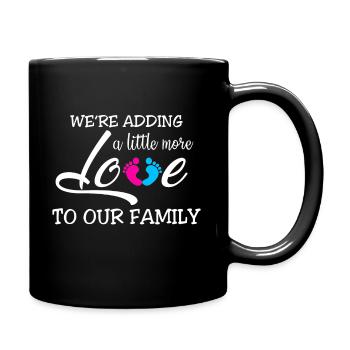 Nous ajoutons un peu plus d'amour à notre famille - Mug uni - noir - Droite