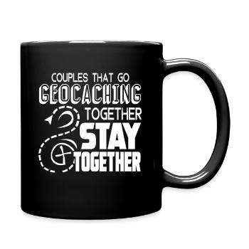 Geocaching-Paare, die zusammen Geocaching betreiben - Tasse einfarbig - Schwarz - Rechts
