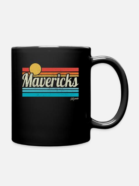 Surfeur de surf rétro de Mavericks Beach en Californie - Mug uni - noir