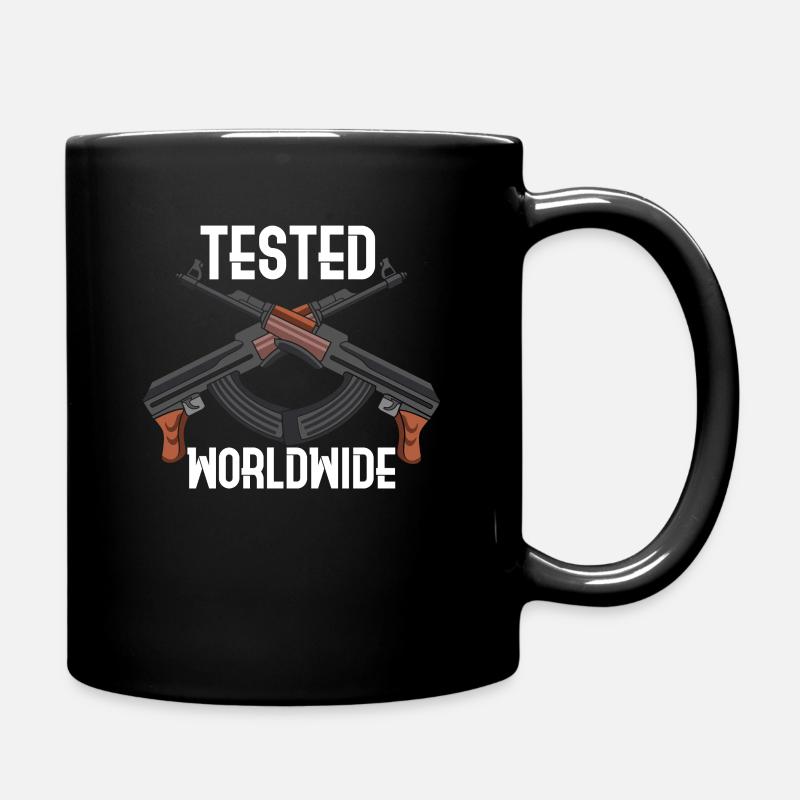 AK-47 RIFLE: Tested Worldwide - Tasse einfarbig - Schwarz