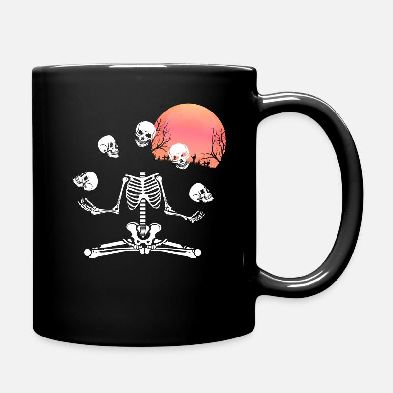 Jonglierendes Skelett mit Totenköpfe im Vollmond - Tasse einfarbig - Schwarz