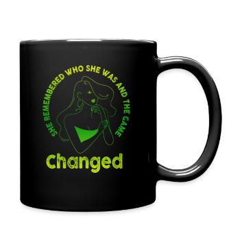 Elle s’est souvenue de qui elle était et le jeu a changé - Mug uni - noir - Droite