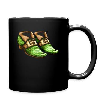 Chaussures de trèfle vert d’un lutin porté sur St - Mug uni - noir - Droite