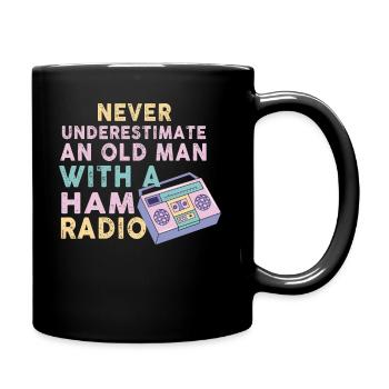 Ne sous-estimez jamais un vieil homme avec une radio amateur - Mug uni - noir - Droite