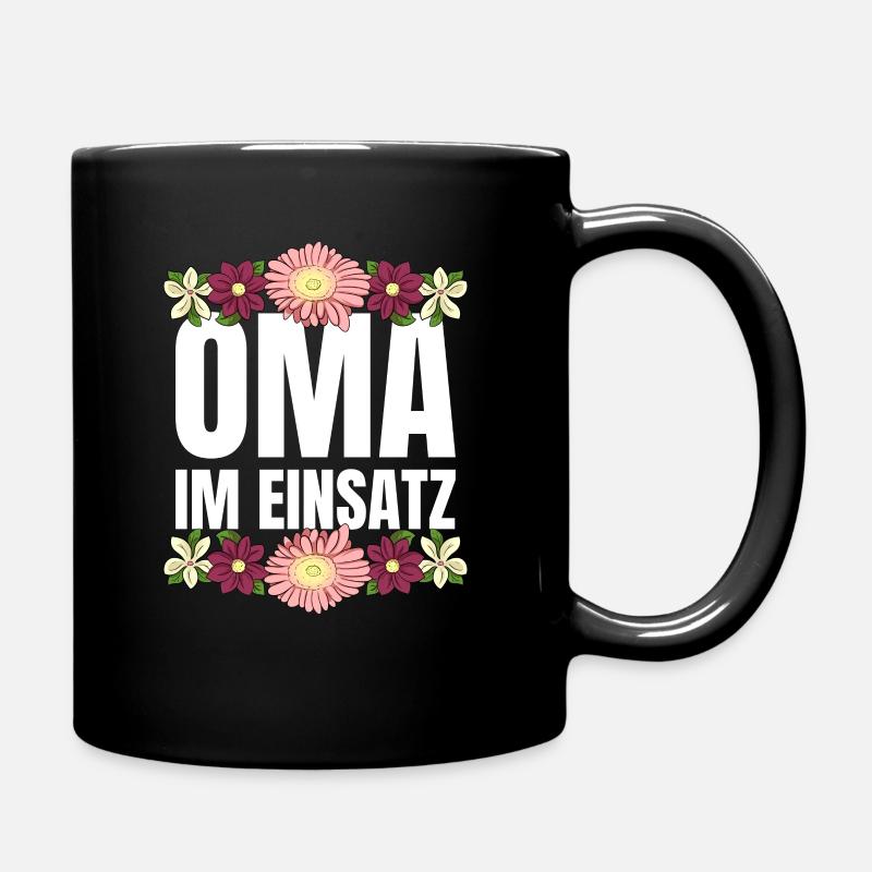 Oma im Einsatz - Tasse einfarbig - Schwarz