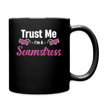 Croyez-moi, je suis couturière, quilteuse, - Mug uni - noir - Droite