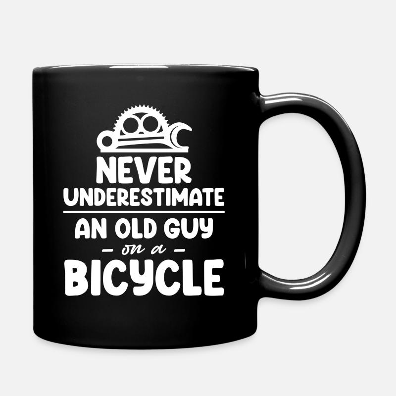 Unterschätze Niemals Einen Alten Darm Auf Einem - Tasse einfarbig - Schwarz