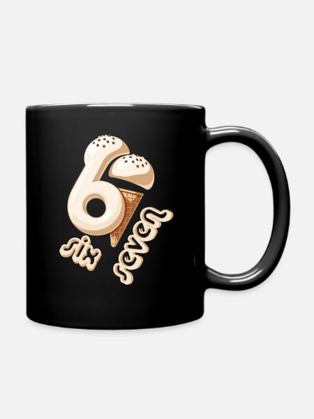Cornet de glace pour le sixième anniversaire du 67e anniversaire - Mug uni - noir