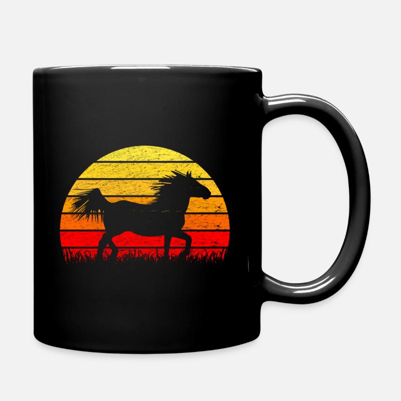 Silhouette d'un cheval Noriker au lever du soleil - Mug uni - noir