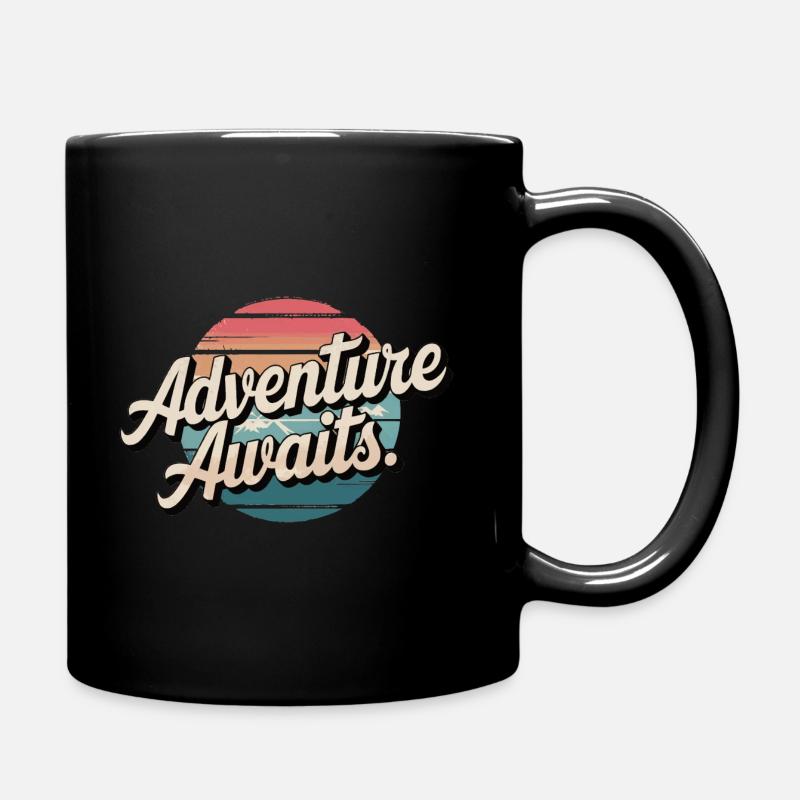 T-shirt d’aventure rétro – L’aventure vous attend - Mug uni - noir