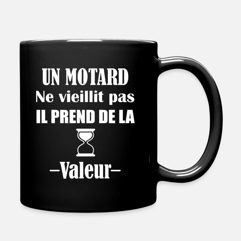 Un motard ne vieillit pas il prend de la valeur - Mug uni - noir