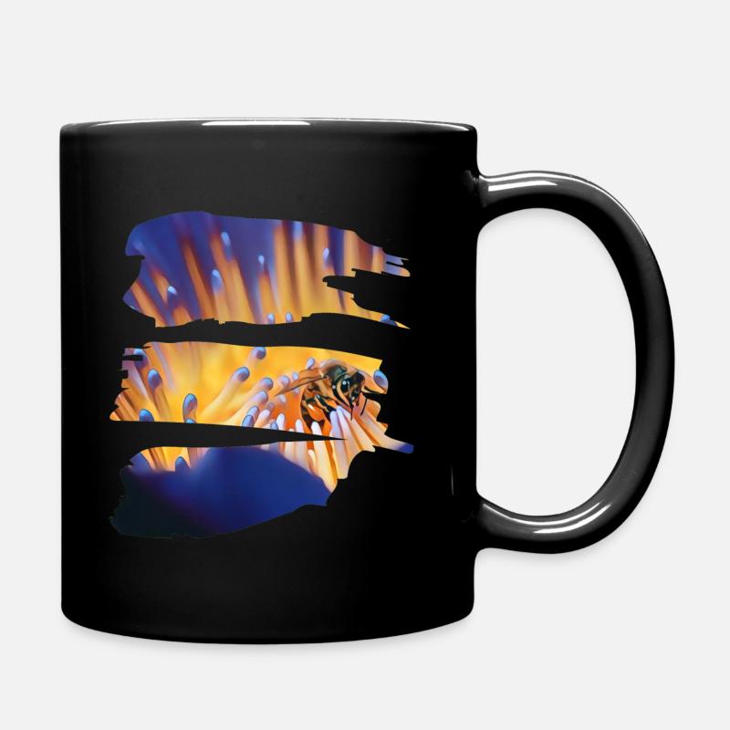 Une abeille en peinture - Mug uni - noir