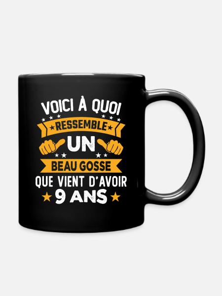 Cadeau Voici à Quoi Ressemble Un Beau Gosse 9 ans - Mug uni - noir
