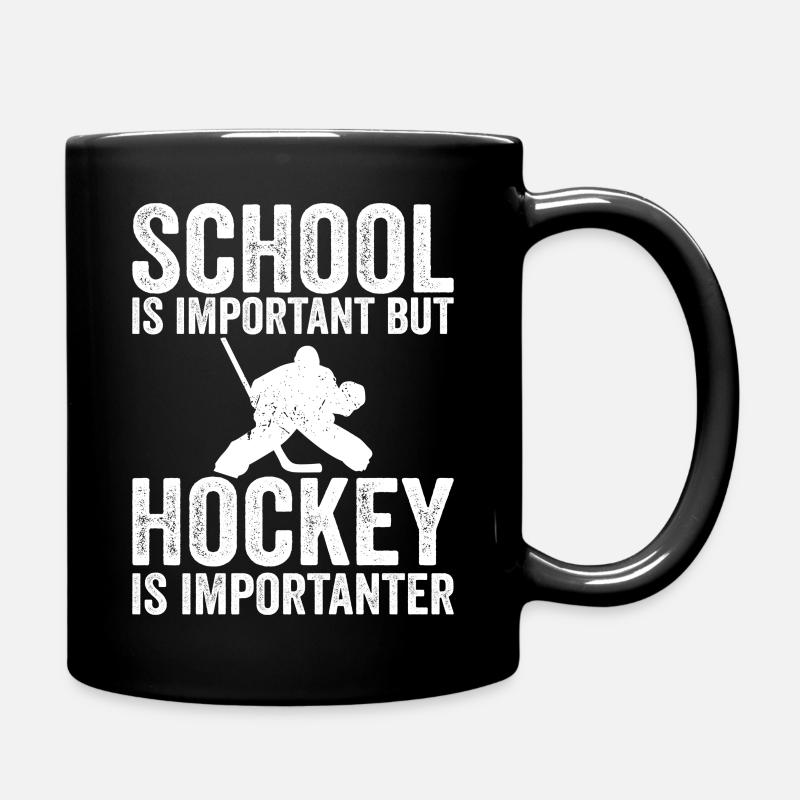 Schule ist wichtig, aber Eishockey ist noch wichtiger - Tasse einfarbig - Schwarz