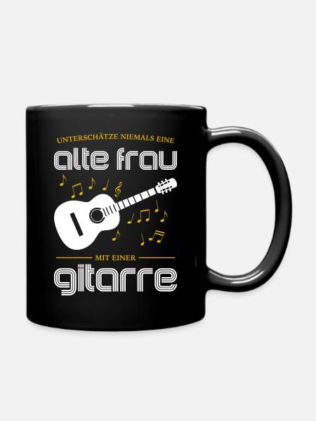 Unterschätze niemals eine alte Frau mit Gitarre - Tasse einfarbig - Schwarz