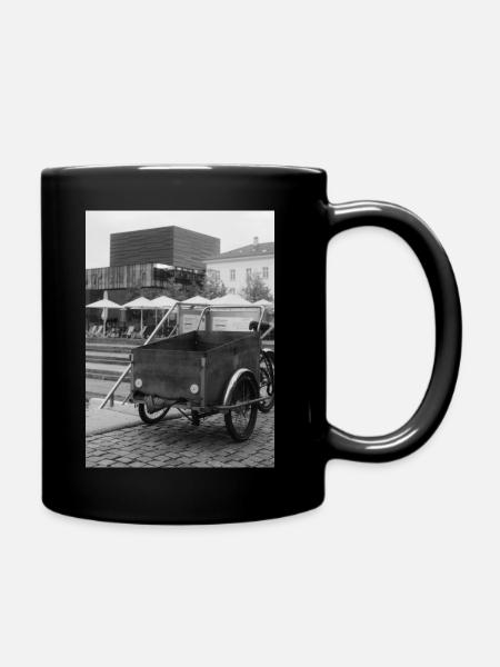 Tout va mieux avec un visage - Mug uni - noir