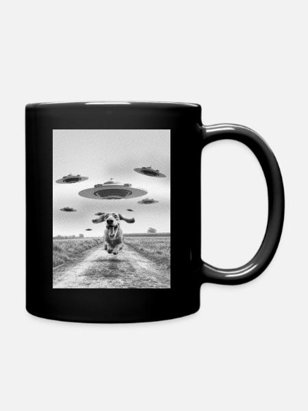 Hund und UFO Geschenk für Science Fiction Fans - Tasse einfarbig - Schwarz