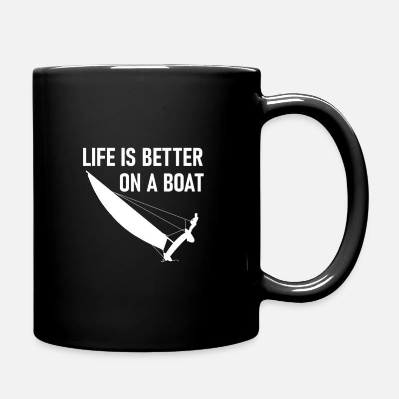 Life is better boat - Katamaran Segeln - Tasse einfarbig - Schwarz