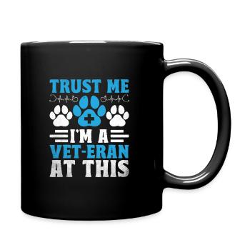 Glaub mir, ich bin ein Tierarzt Eran bei diesem Verterinarian - Tasse einfarbig - Schwarz - Rechts
