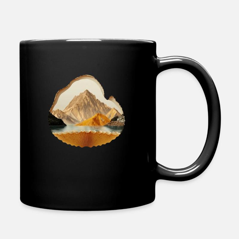 Coquille Saint-Jacques avec des montagnes en arrière-plan - Mug uni - noir