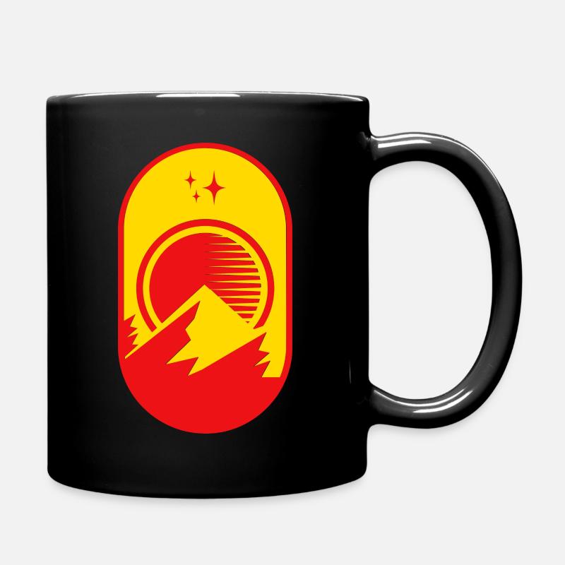 In den Bergen zuhause - Tasse einfarbig - Schwarz