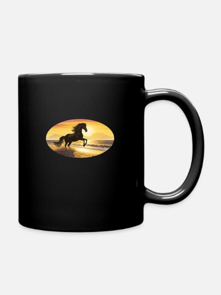 Schwarzes Pferd bei Sonnenuntergang am Strand - Tasse einfarbig - Schwarz