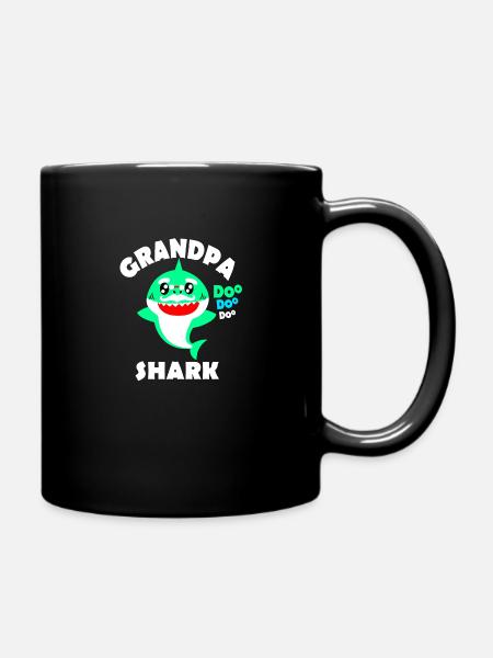 Opa Hai in der Familie und im Meer - Tasse einfarbig - Schwarz