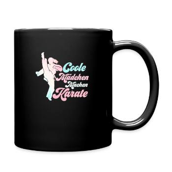 Fille cool faisant un entraînement d’arts martiaux de karaté - Mug uni - noir - Droite