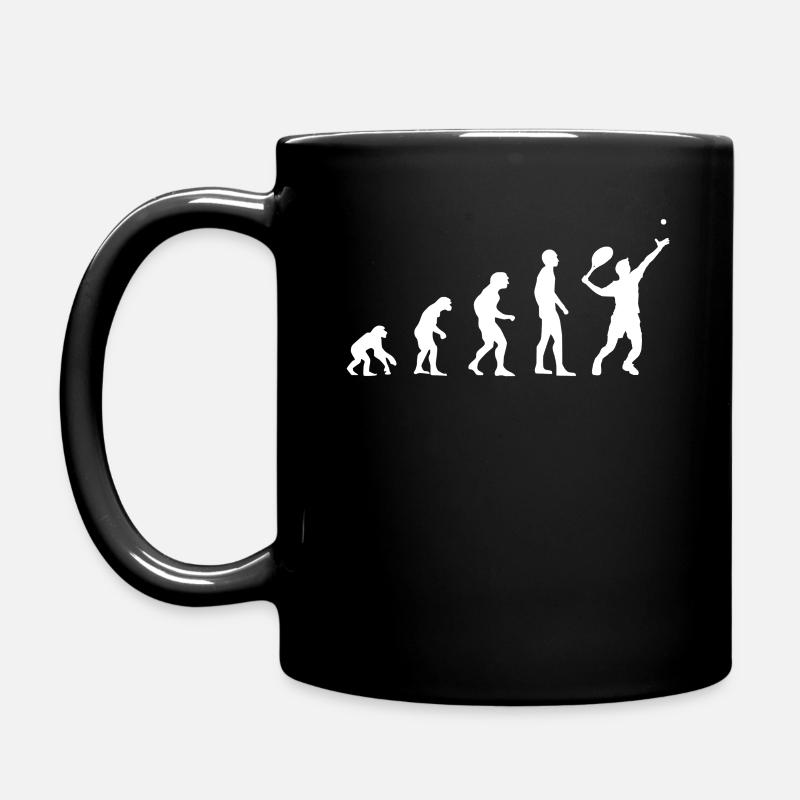 Tennis Evolution - Coach de tennis en train de dire un cadeau - Mug uni - noir