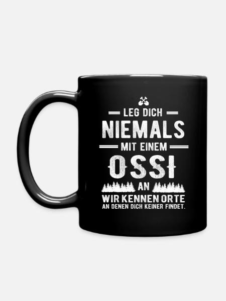 LEG DICH NIEMALS MIT EINEM OSSI AN - OSSI T-SHIRT - Tasse einfarbig - Schwarz
