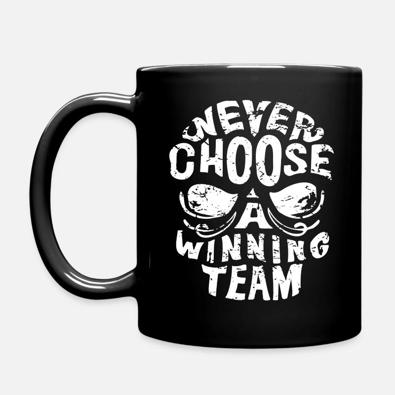never choose a winning team old school - Mug uni - noir