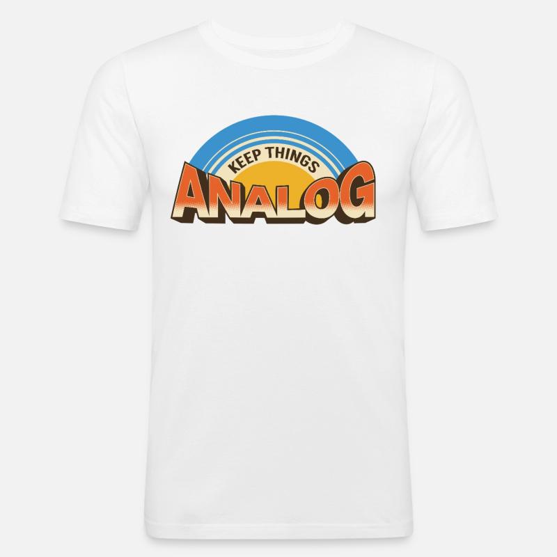 Keep Things Analog – Retro Tech-Statement - Männer Slim Fit T-Shirt - Weiß